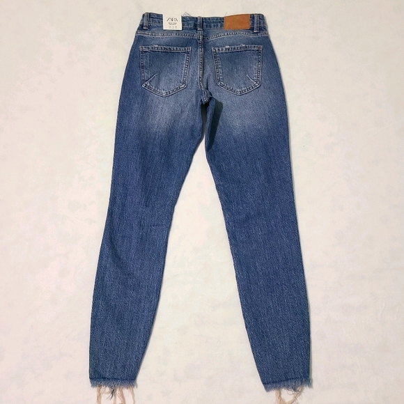 NWT ZARA mid rise skinny jeans SIZE 26 (US 2) - Picture 3 of 13
